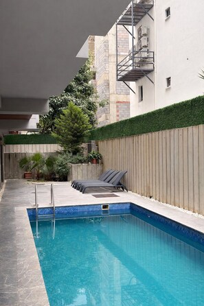 Appartamento, balcone | Piscina