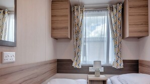 Unclassified image, 3 of 10, button - Bronze 2 Bedroom Caravan, Sleeps 4 (Thorness, Nr Cowes)