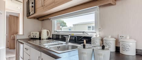 Fridge, oven, stovetop, toaster