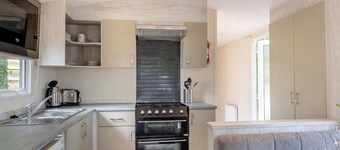 Bronze 2 Bedroom Caravan, Sleeps 6