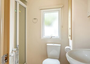 Bathroom - Bronze 2 Bedroom Caravan, Sleeps 6 (Thorness, Nr Cowes)