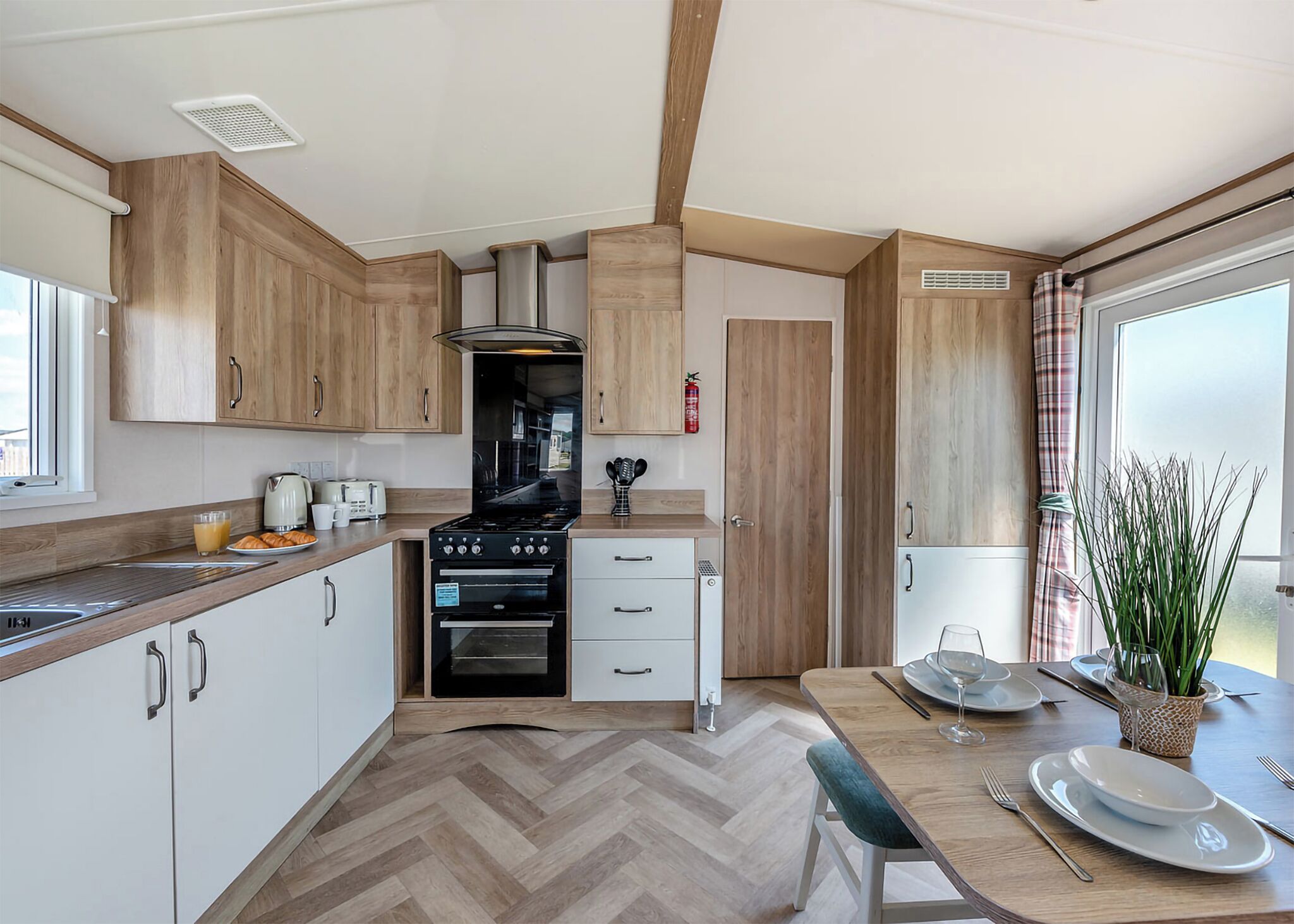 Fridge, oven, stovetop, toaster