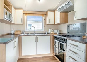Fridge, oven, stovetop, toaster - Gold Premium Caravan with decking 6 (Thorness, Nr Cowes)