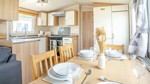 Dining - Gold Premium Caravan with decking 6 (Thorness, Nr Cowes)