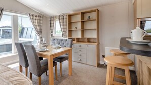 Unclassified image, 3 of 12, button - Deluxe Lodge, parking, ensuite, decking & sea view (Thorness, Nr Cowes)