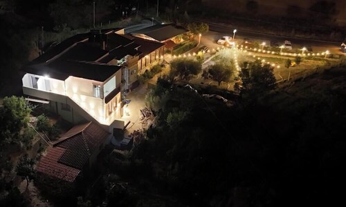 salillari guest house