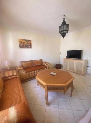 Living area - L'Oranger | Cosy air-conditioned apartment 3 min from the Souk, near Agadir beach (Agadir)