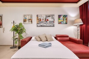2 bedrooms, iron/ironing board, free WiFi, bed sheets - Modern 2 bedroom flat with yard in Sliema NBOR1-1 (Sliema)