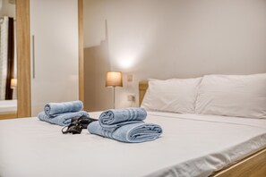 2 bedrooms, iron/ironing board, free WiFi, bed sheets - Modern 2 bedroom flat with yard in Sliema NBOR1-1 (Sliema)