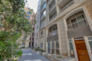 Exterior - Modern 2 bedroom flat with yard in Sliema NBOR1-1 (Sliema)