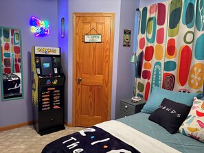 2 bedrooms, iron/ironing board, free WiFi, bed sheets