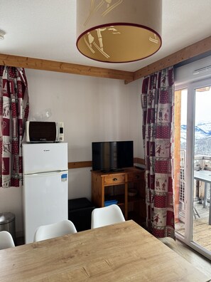 Interior - Apartment for 6 people, balcony with a view of the mountains (Saint-Sorlin-d´Arves)