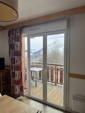 Interior - Apartment for 6 people, balcony with a view of the mountains (Saint-Sorlin-d´Arves)