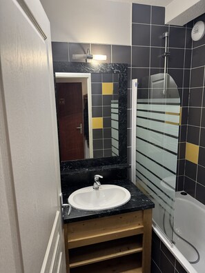 Bathroom - Apartment for 6 people, balcony with a view of the mountains (Saint-Sorlin-d´Arves)