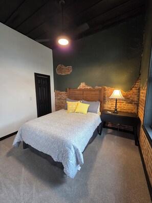 2 bedrooms, iron/ironing board, travel cot, WiFi