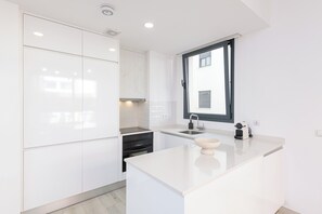 Apartemen Superior, 2 kamar tidur, pemandangan kota | Dapur pribadi