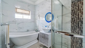 Maison, 4 chambres, fumeur, foyer | Salle de bain