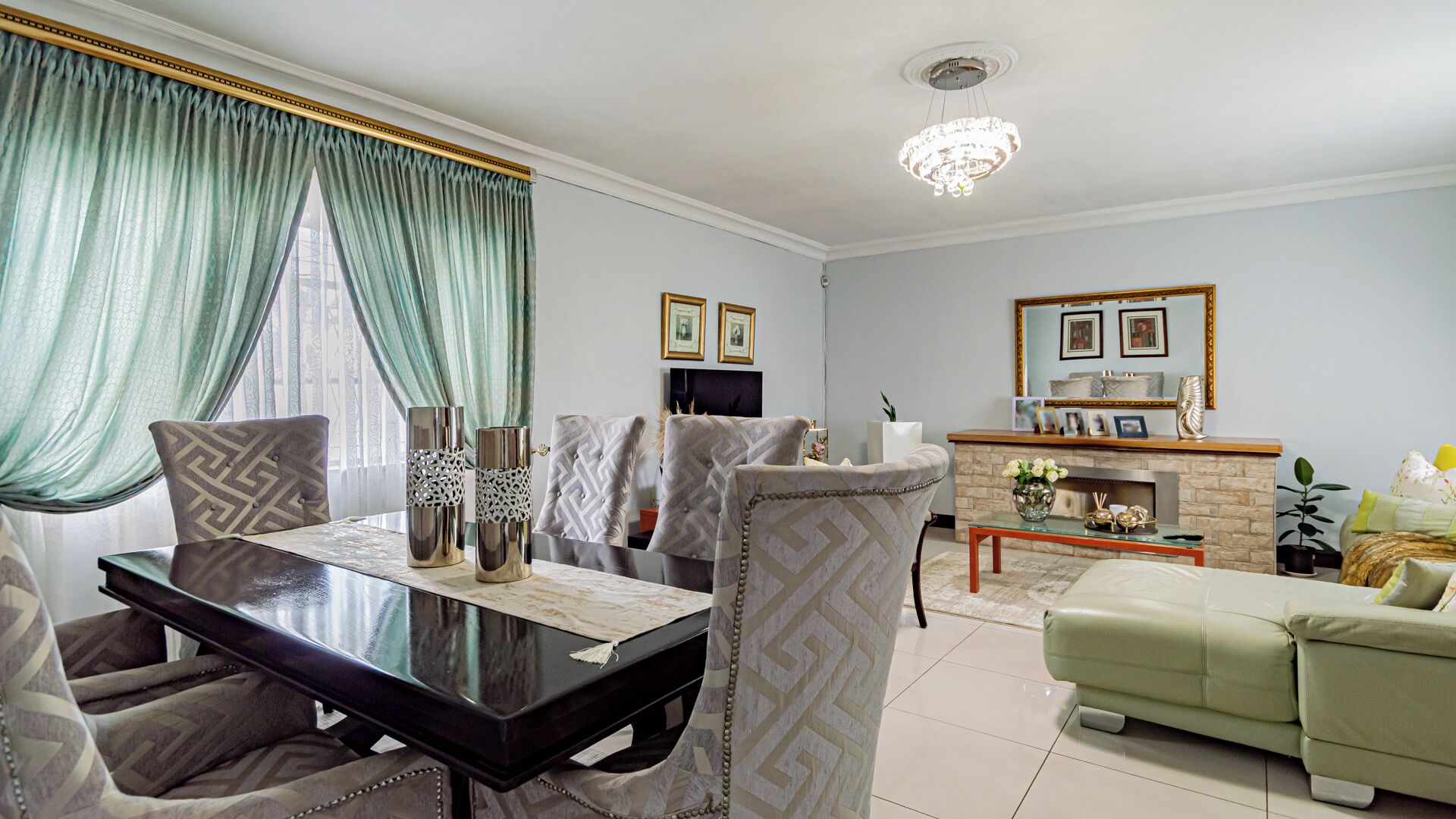 House, 4 Bedrooms, Smoking, Fireplace | Living room
