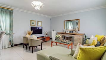 Nhà, 4 phòng ngủ, hút thuốc, lò sưởi | Phòng khách