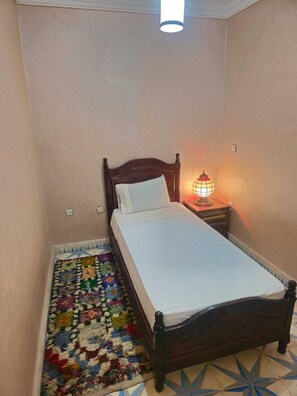 3 bedrooms, iron/ironing board, Internet, bed sheets - Family apartment (Marrakesh)