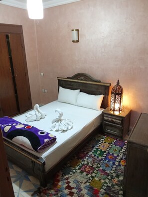 3 bedrooms, iron/ironing board, Internet, bed sheets - Family apartment (Marrakesh)