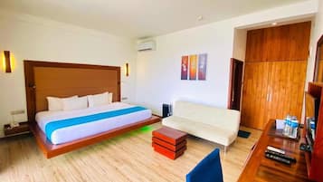 Phòng đôi Deluxe, ban công, quang cảnh sân vườn