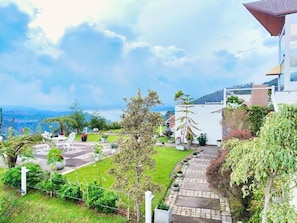 Terrace/patio - Hilldale Retreat (CP)