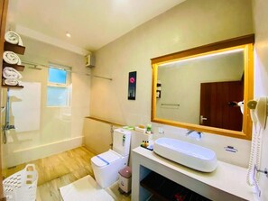 Bathroom - Hilldale Retreat (CP)