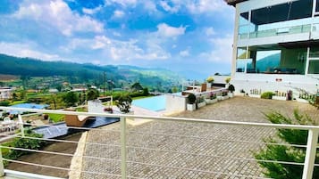 Deluxe Double Room, Balcony, Courtyard View | Property grounds