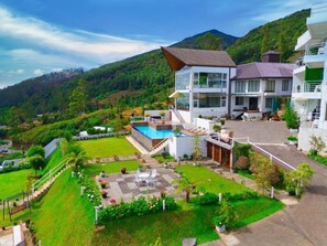 Exterior - Hilldale Retreat (CP)