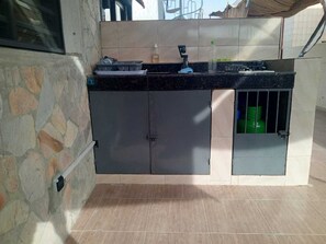 Interior - Comfortable villa for 8 people - studio - outdoor spaces - parking for 2 cars (COTONOU)