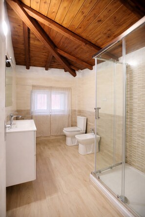 Doppia Economy (4) | Badeværelse