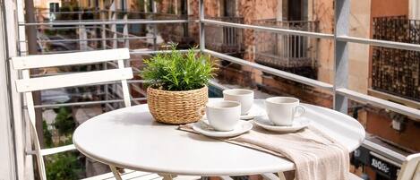 Doppia Superior, balcone, vista cortile (1) | Outdoor dining