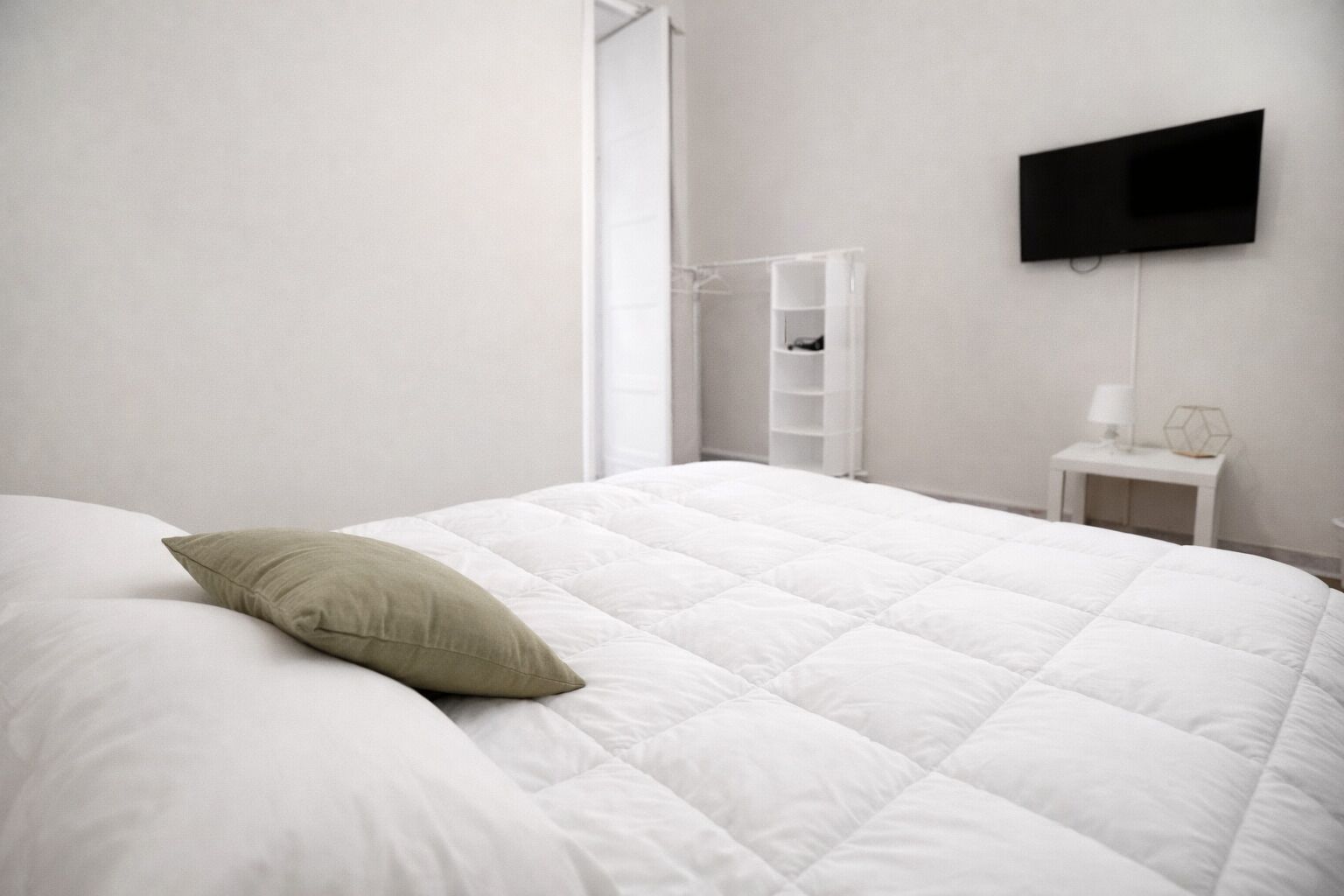 Camera doppia, balcone, vista cortile (3)