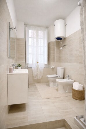 Doppia Standard (2) | Banyo | Bide 