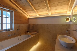Chalet, 4 Bedrooms, Mountain View | Bathroom - Berghaus Gauertal (Tschagguns)