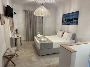 Studio, 1 Double Bed, Balcony | Free WiFi