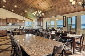 Dining - Reunion Retreat and Playhouse (Garden City)