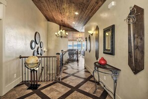 Interior - Reunion Retreat and Playhouse (Garden City)