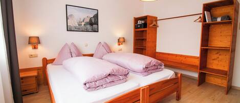 2 bedrooms, Internet, bed sheets