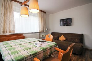Interior - Cozy vacation apartment for 4-5 guests in Axams, only 20 minutes to Innsbruck (Axams)