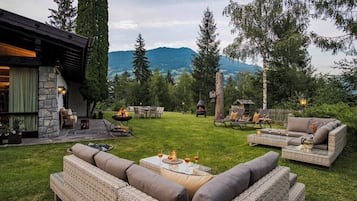Chalet, 4 Schlafzimmer, Bergblick | Terrasse/Patio