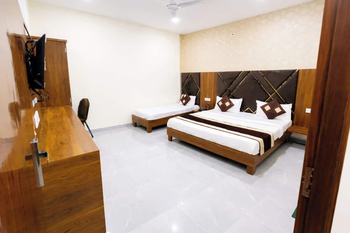 Deluxe Triple Room, Air conditioning | View from room