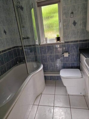 Bathroom - Hayle Holiday Cottage Cornwall (Hayle)