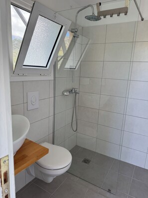 Classic Triple Room, Balcony, Sea View | Bathroom - Greenhouse (Himare)