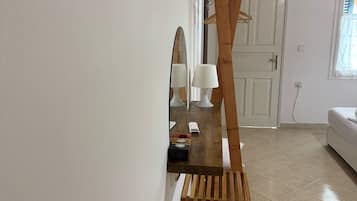 Klassieke driepersoonskamer, balkon, uitzicht op zee