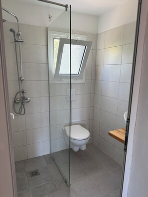 Classic Triple Room, Balcony, Sea View | Bathroom - Greenhouse (Himare)
