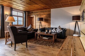 Deluxe Chalet, Mountain View | Living area - Altes Schulhaus (Schruns)