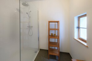 Deluxe Chalet, Mountain View | Bathroom - Altes Schulhaus (Schruns)