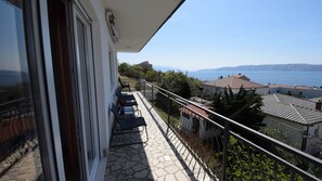 Property grounds - Apartman Adriana with sea view by Villas Guide (Novi Vinodolski)